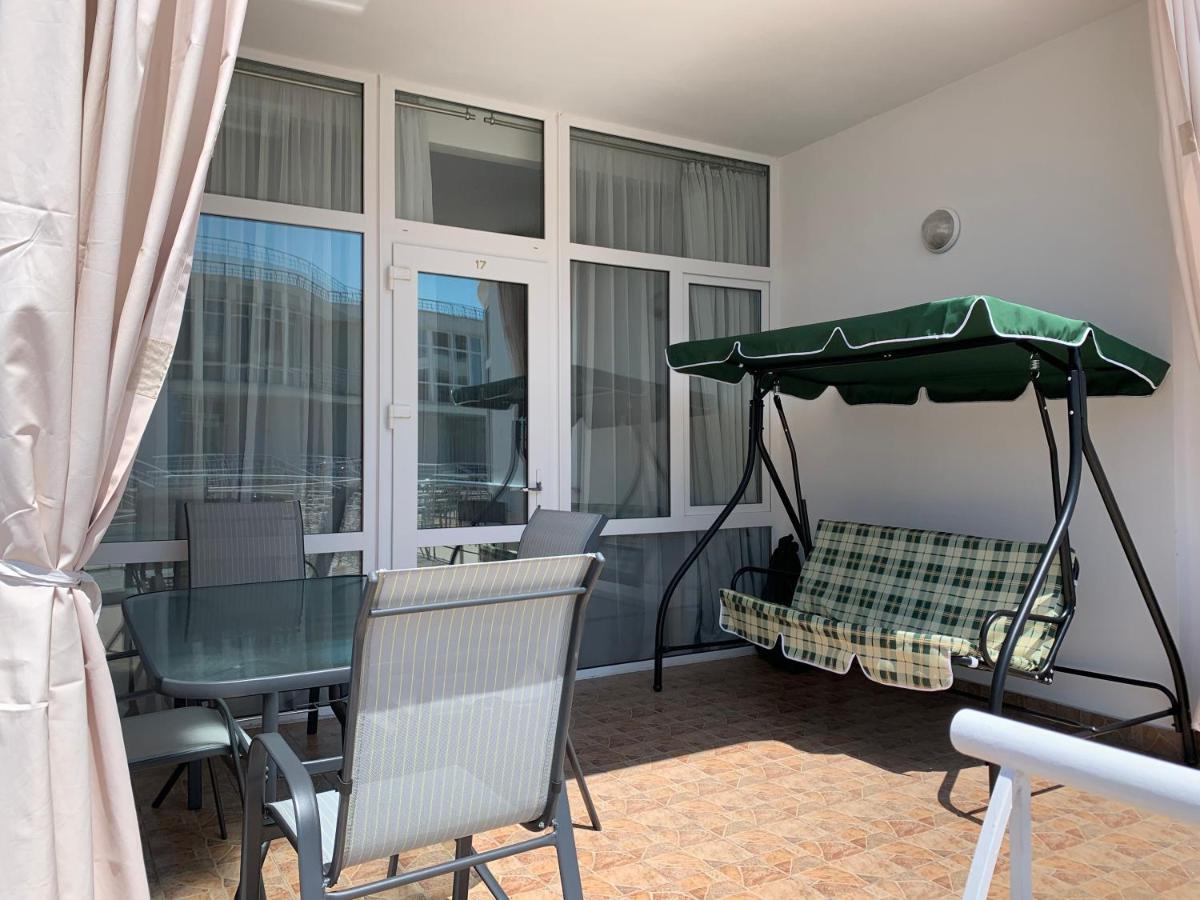 شقة كارولينو بوهاز  في Town-House Golden Bugaz المظهر الخارجي الصورة